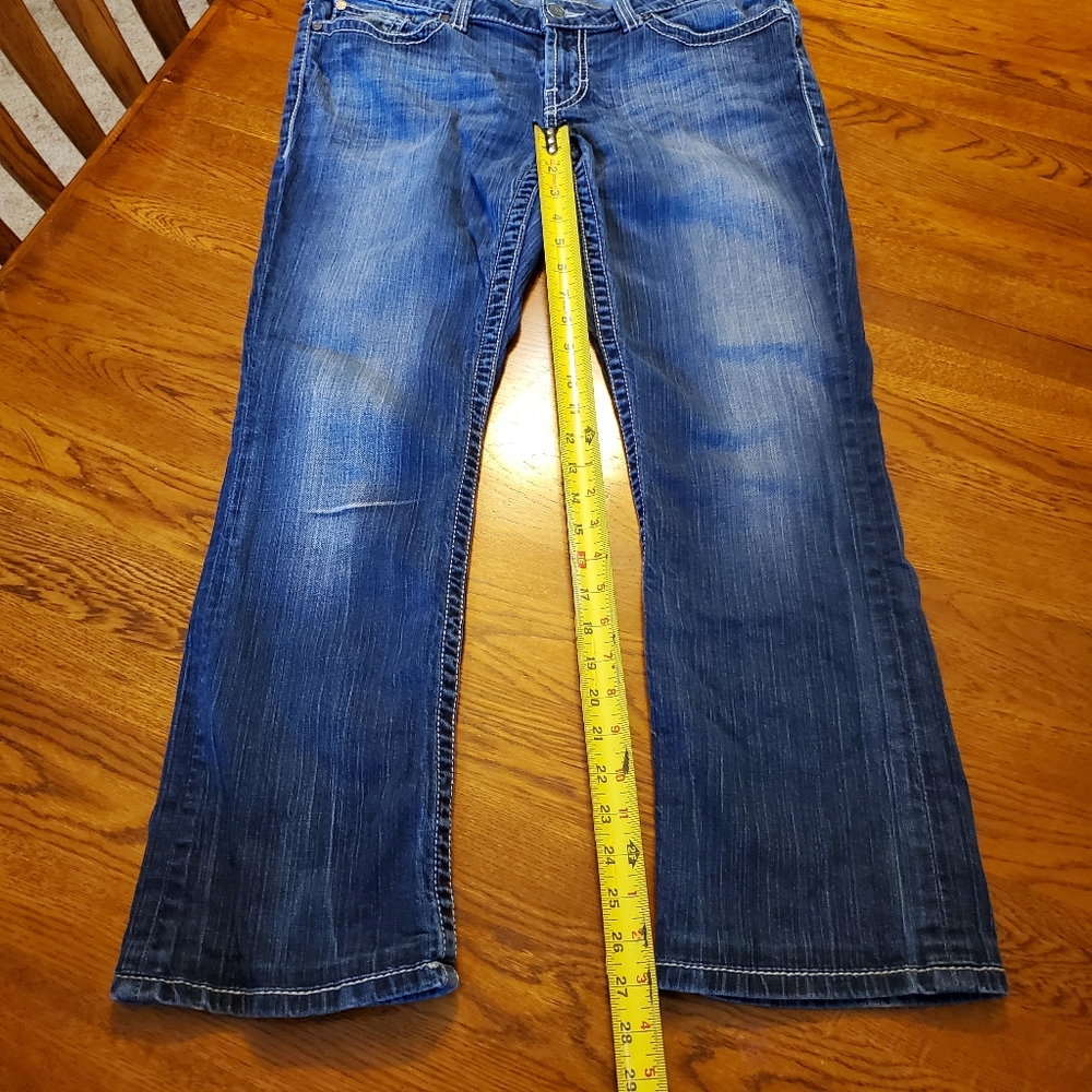 Buckle Jean's